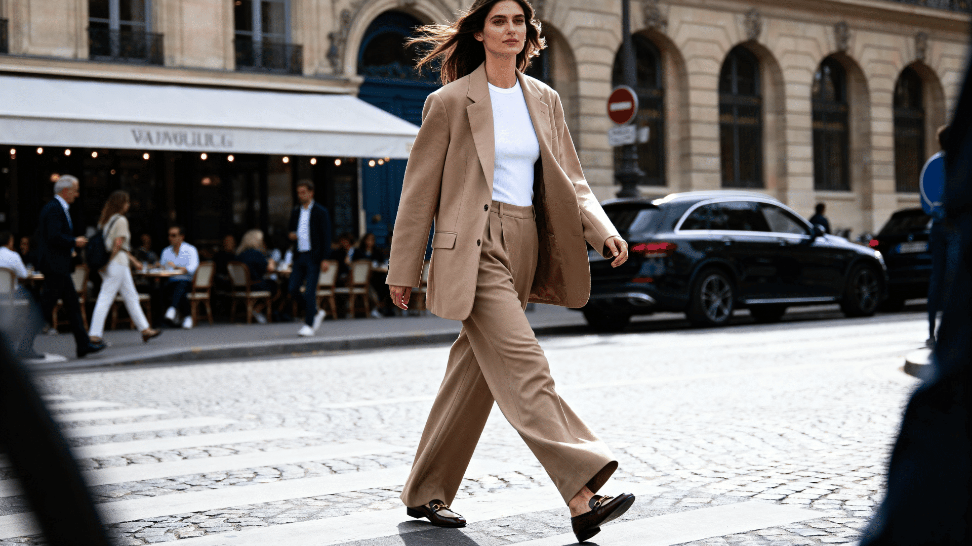 woman-wearing-blazer